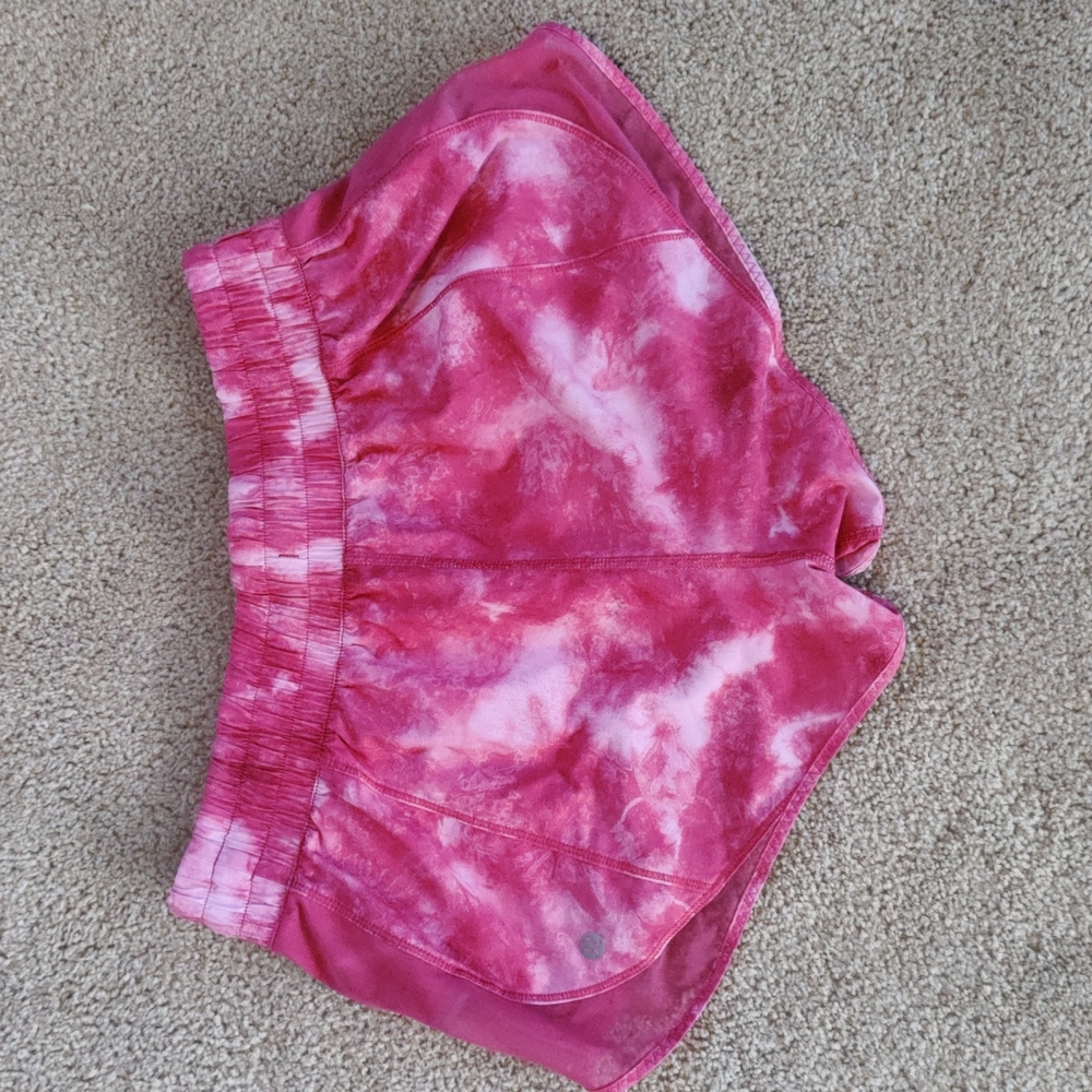 Lululemon hotty hot shorts size 6
